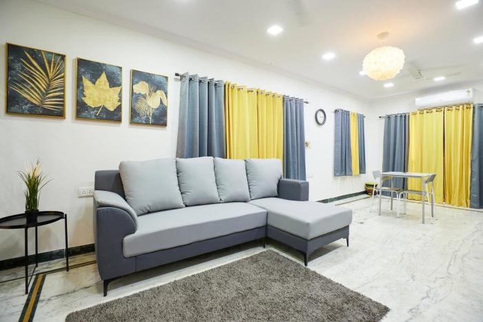 Stylish 1.5 BHK AC at BanjaraHills Near CareHospitals