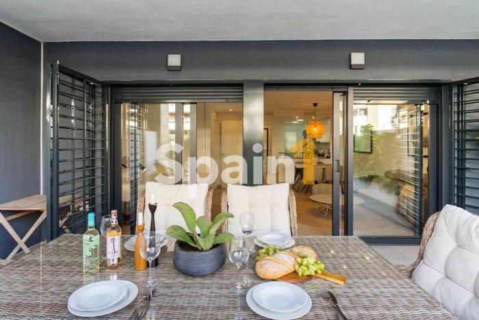 Flamenca village Swimming Pool views 2 bedroom ground floor with garden