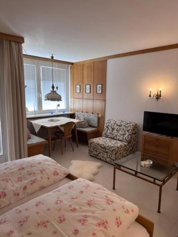 Studio 69 mit Hallenbad und Sauna by MoniCare