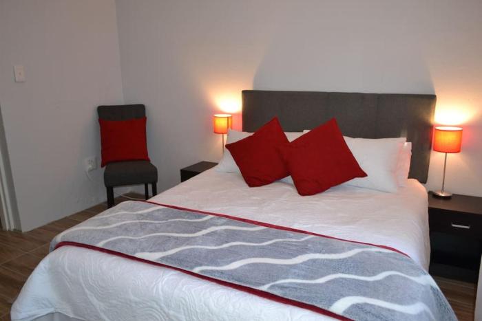 Lonehill Arnheim- Cottage 1