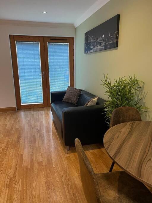 Apt 1 prime central Location close cathedral