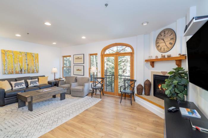 Bear Creek Lodge 205A by Alpine Lodging Telluride