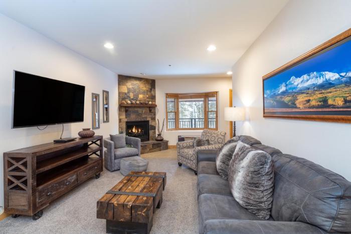 Bear Creek Lodge 105A by Alpine Lodging Telluride