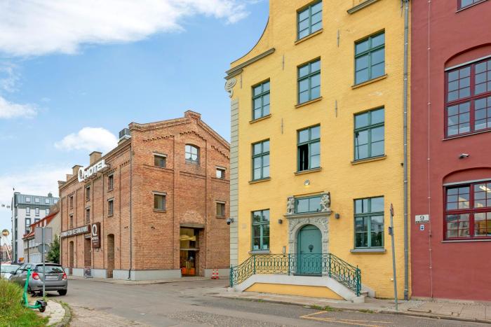 Historical Townhouse by Blue Mandarin