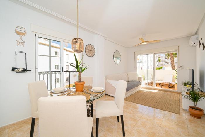 Villamartin apartment. Excellent location for Golfers, Cyclists and Hikers