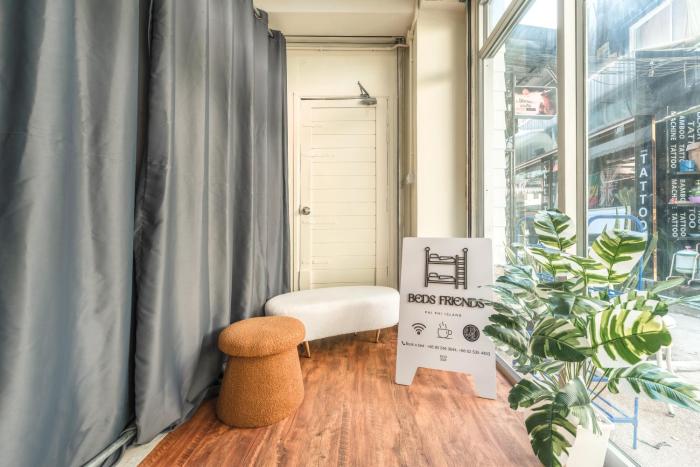 Beds Friends Phi Phi Hostel - Party Hostel