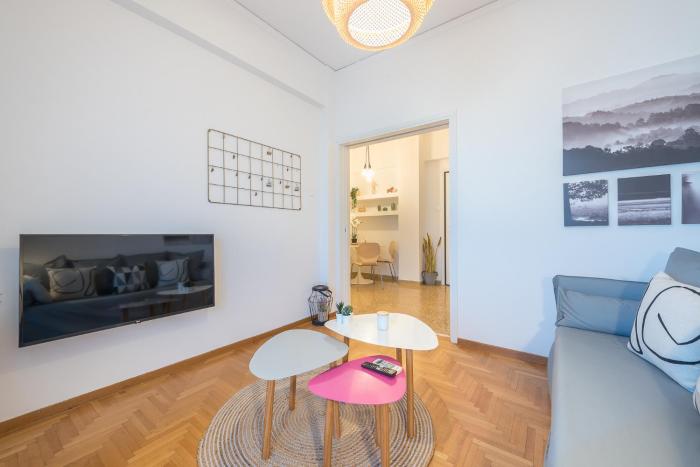 Acropolis View Apt: Cozy Stay in Athens