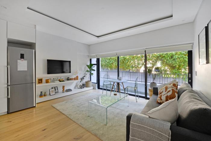 Modern Sea Point Apartment Rooftop Pool