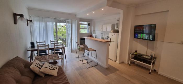 Depto 2 Ambientes 55M2. Balcon a la Calle