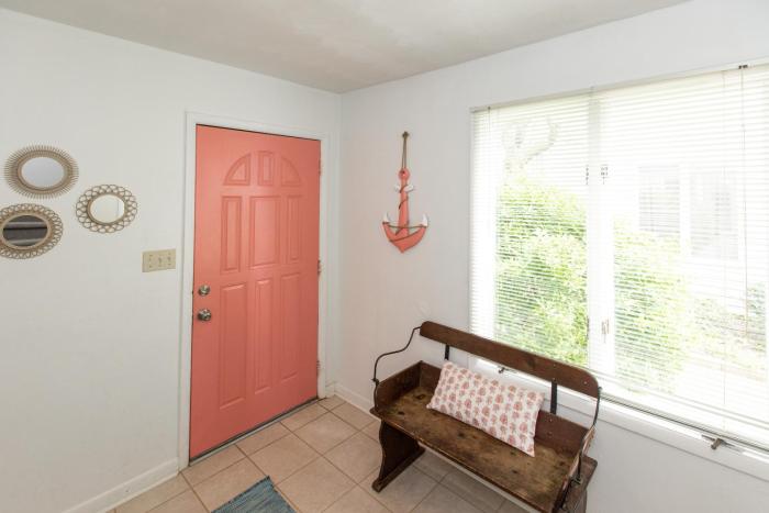 Coral Beach House - North End VB