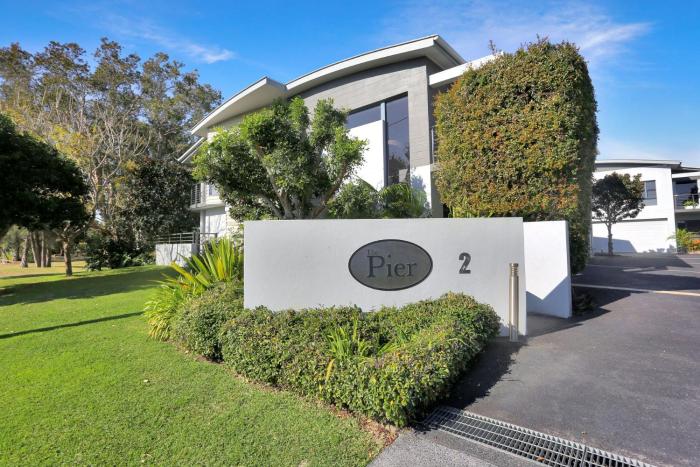 2 The Pier - Elegance by the Water