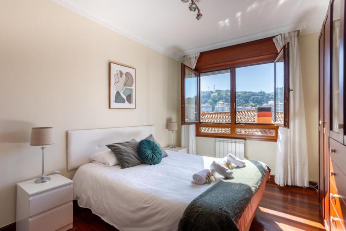 LAMERAGANE, en el centro histórico junto al parque