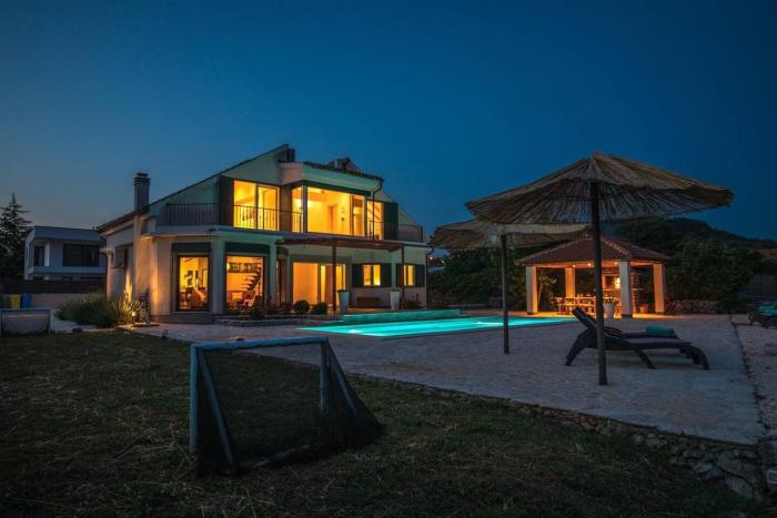 Luxury villa with a swimming pool Vrpolje, Sibenik - 21843