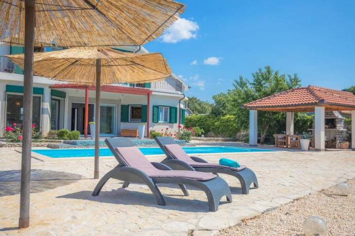 Luxury villa with a swimming pool Vrpolje, Sibenik - 21843