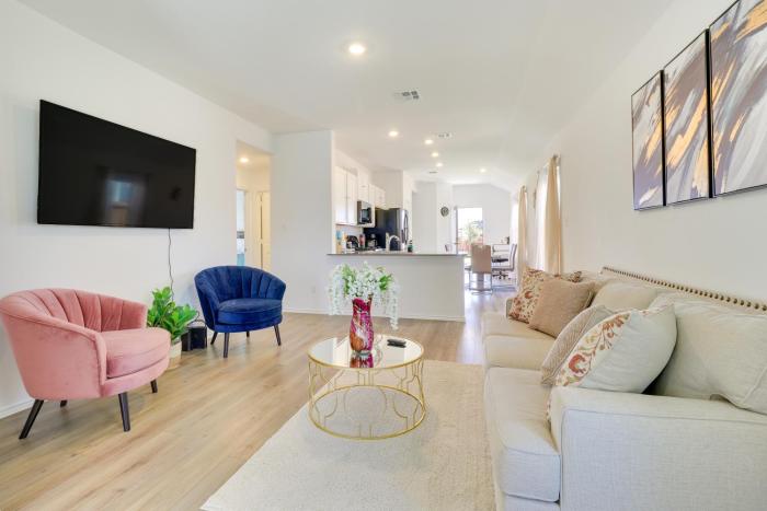 Hutto Getaway with Yard, 9 Mi to Lake Pflugerville!