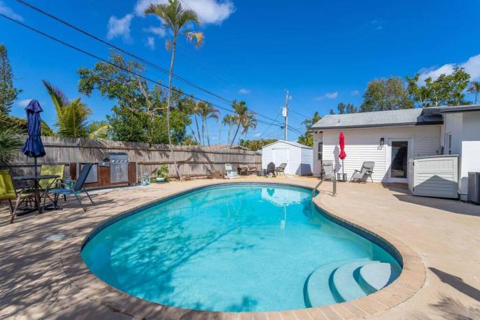 Beach HouseKING BDHot TubPoolFire PitGymGolf