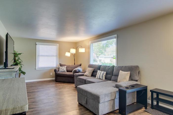 Green Bay Vacation Home: Half Mi to Lambeau Field!