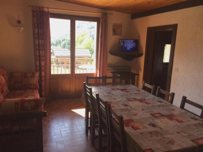 Appartement 10 pers avec accès piscine, près des pistes - FR-1-467-105