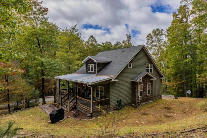 Simply Bearadise - Powder Horn Mountain