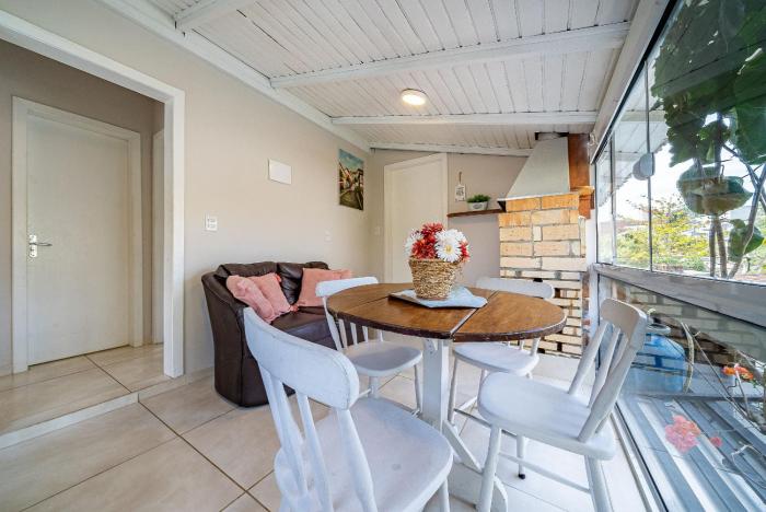 274 - Excelente apto 02 dormitórios 200m da Praia de Canto Grande