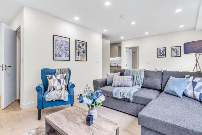 Contractors Gem, 2 Bed, Sleeps 6, Ensuite, onsite Parking