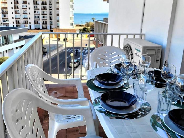 Perfecta ubicación a 80m de la playa, AC, WiFi, terraza y parking en Santa Margarita - ES-258-53