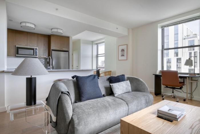 Back Bay 1br w basketball 2 blocks to T BOS-941