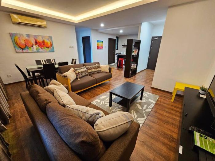 Spacious Family Suite & Business Smart Stay at Vivacity 11B