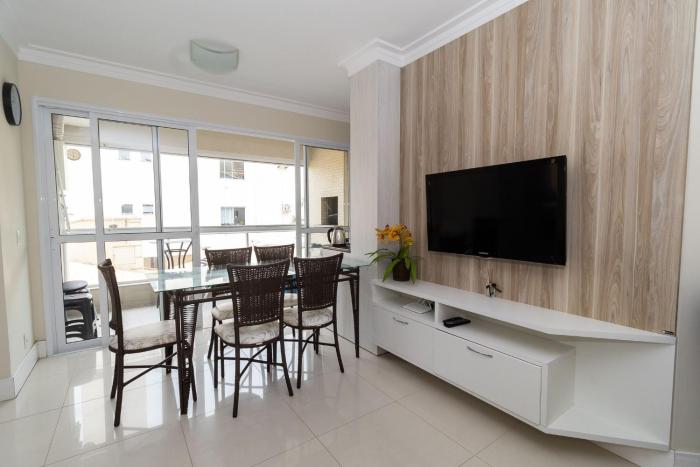 173 - Apartamento 02 Dormitórios na praia de Bombas para 6 pessoas