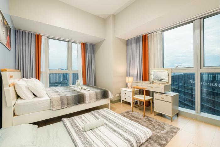 Luxurious 2 Bedroom in Uptown BGC Taguig