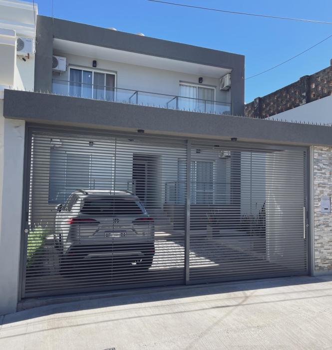 Departamentos Fleming, luminosos p hasta 4 personas