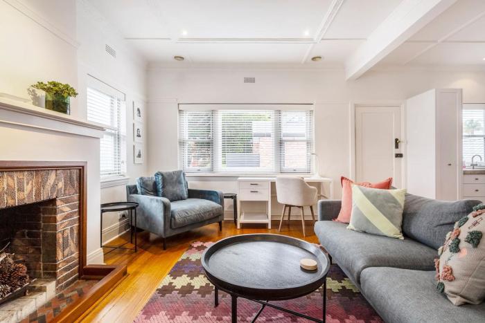 Tranquil Inner-east Haven Moments from High Street