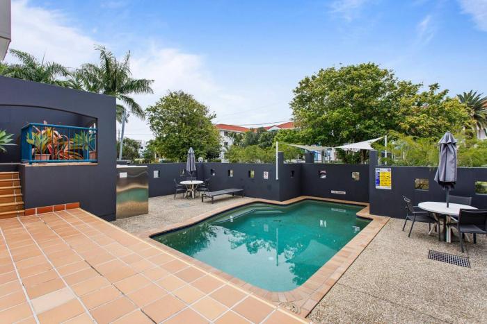 Deja Blue - Sunny Surfers Getaway on Chevron Island