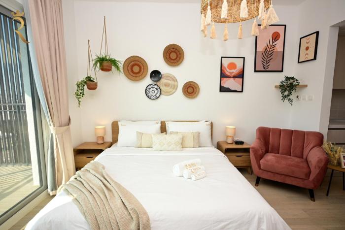 Luxe Yas Studio - Chic Boutique Retreat