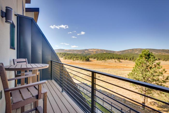 Angel Fire Home w Hot Tub < 1 Mi to Ski Slopes!