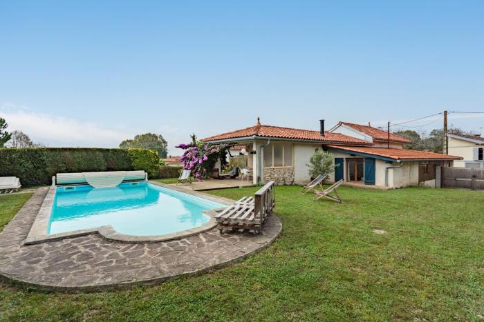 Villa Les Lys - Avec piscine et grand jardin