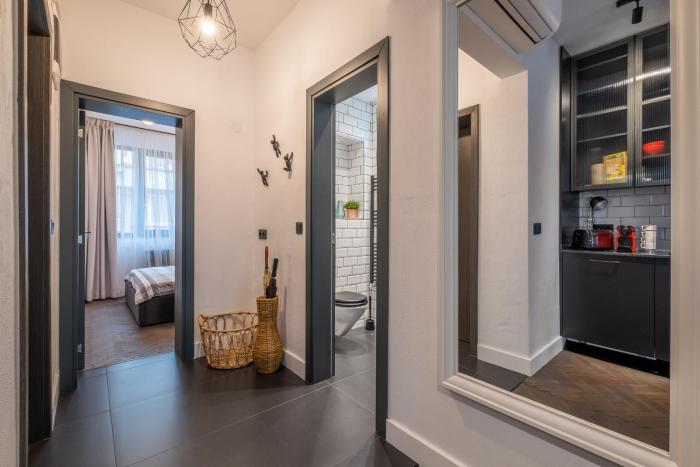 New Soho 13- Top center Black & White