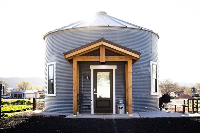 Unique Silo Honeymoon Suite Soaker Tub Sleeps 4