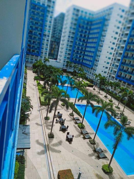 Glenda Place Aurum at Sea residences