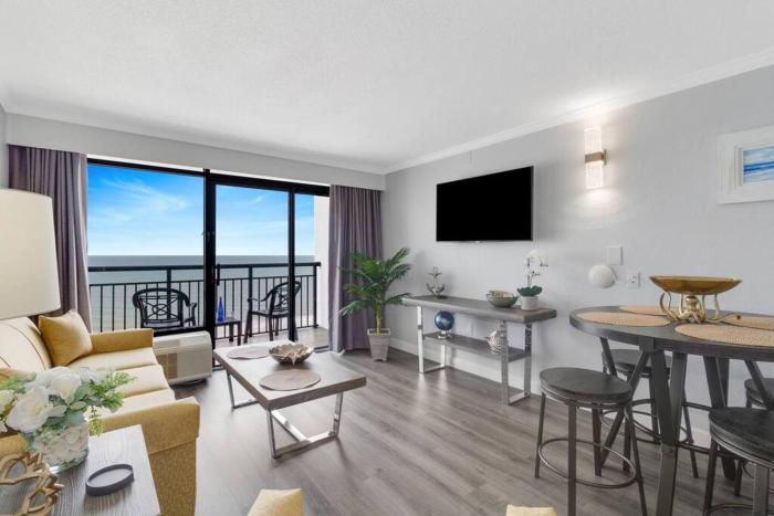 Seaside Oasis Oceanfront with Balcony 1124