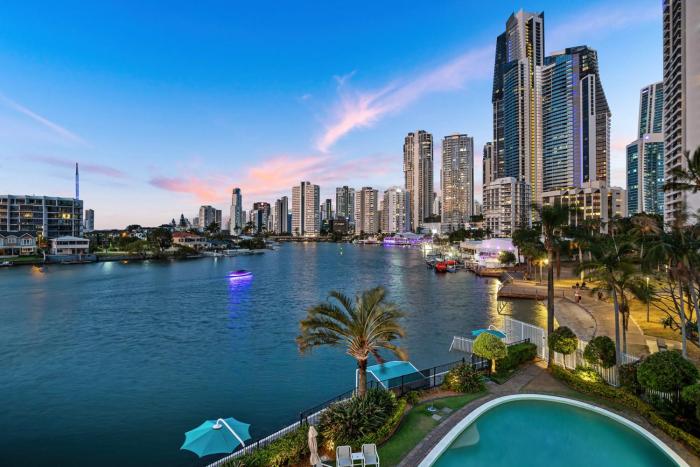 Amazing Water Views Surfers Paradise