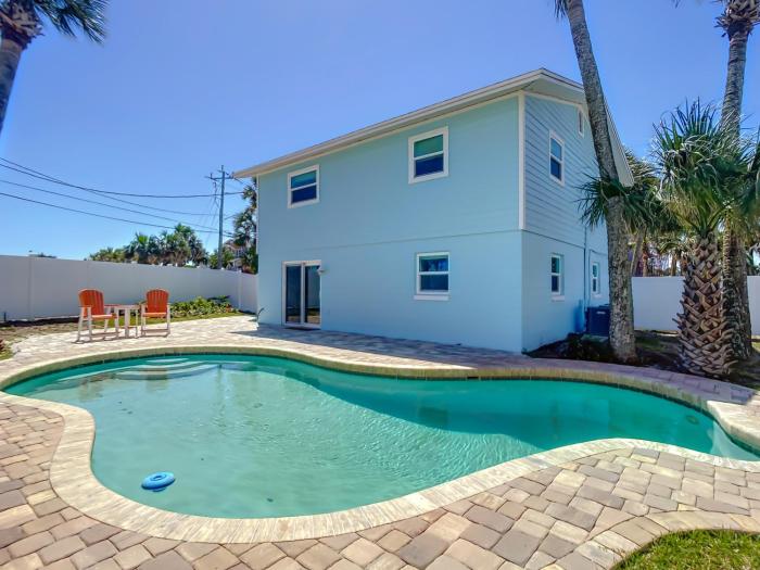 Bikini Bottom Duplex with Pool ~ 2 Minutes from Beach Flagler Avenue