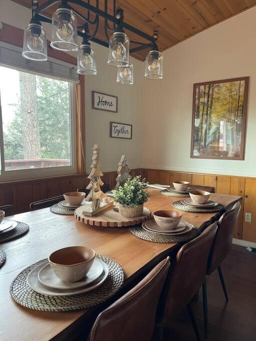 Beautiful, family friendly cabin by Lake Gregory.