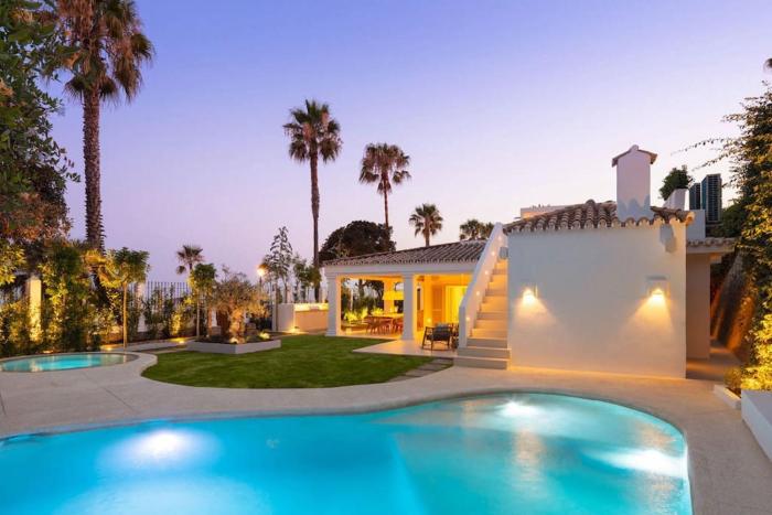 Beachfront Villa La Luisa, Golden Mile, Marbella