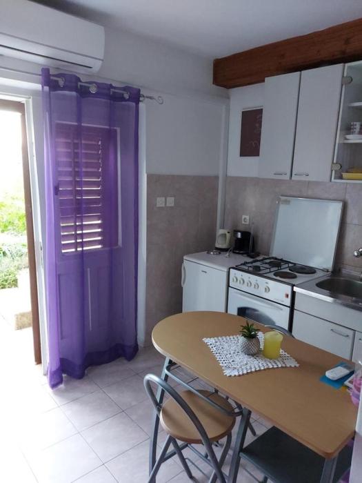 Studio apartment in Trpanj with terrace, WiFi, washing machine 4199-4