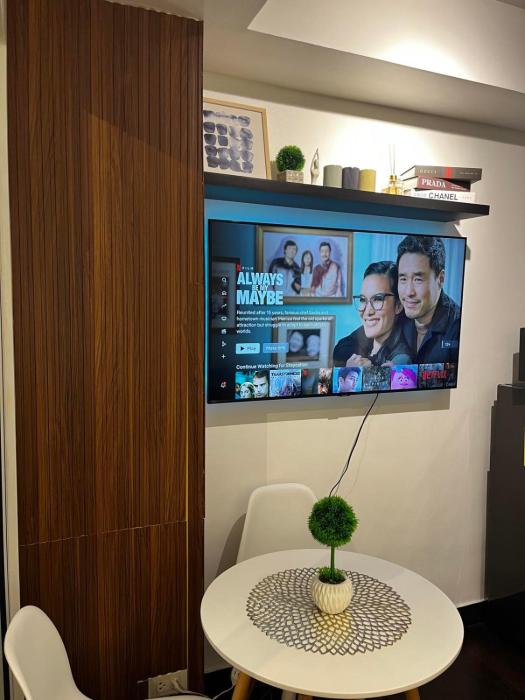 Prime Posh Downtown Condo