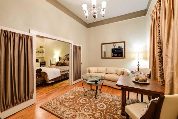 Dtwn Decatur Apt: Walk to Restaurants & Shops
