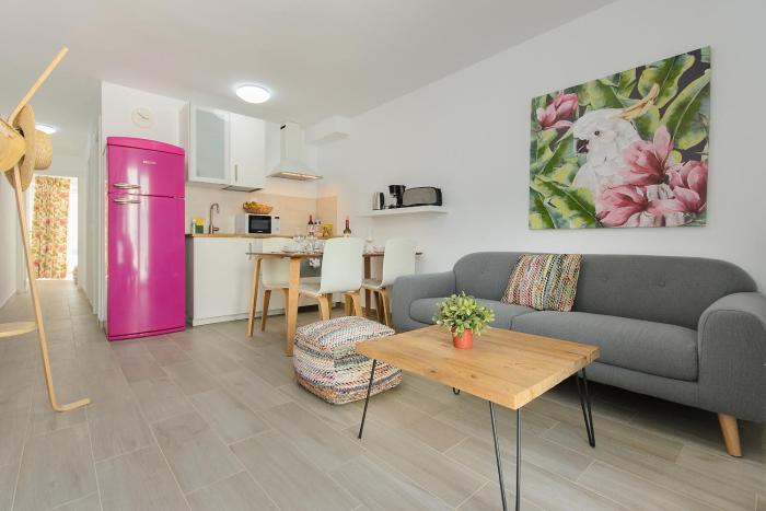 Purple Volcano- pool, gym and activities in Sport Center Fariones included