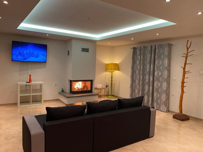 Αρτέμιδα plus Karpenisi Apartment