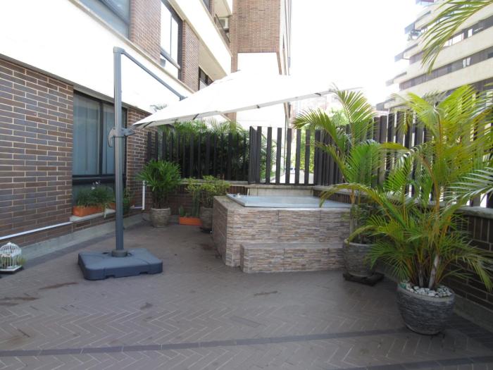 LUJOSO EN EL POBLADO